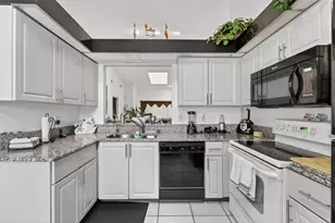 6045 Sunny Pointe Cir, Delray Beach, FL 33484 - Photo 10