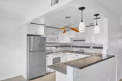 2049 Hythe C, Boca Raton, FL 33434 - Photo 8