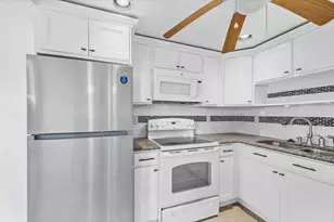 2049 Hythe C, Boca Raton, FL 33434 - Photo 10