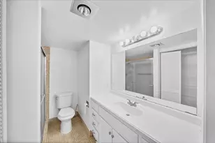 2049 Hythe C, Boca Raton, FL 33434 - Photo 20