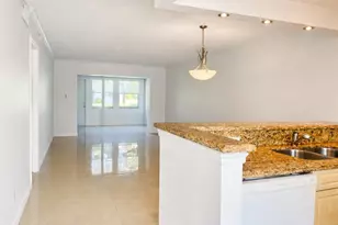 608 SW Natura Blvd SW, Deerfield Beach, FL 33441 - Photo 2