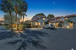 5719 Fox Hollow Dr, Boca Raton, FL 33486 - Photo 2