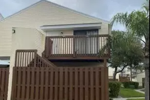 637 Executive Center Dr, West Palm Beach, FL 33401 - Photo 2