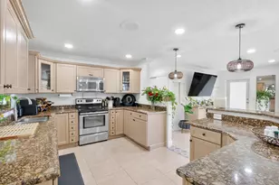 101 SE 13th St, Deerfield Beach, FL 33441 - Photo 6