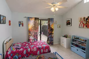4373 Woodstock Dr, West Palm Beach, FL 33409 - Photo 10