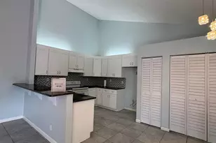 4373 Woodstock Dr, West Palm Beach, FL 33409 - Photo 6