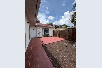 4373 Woodstock Drive #D, West Palm Beach, FL 33409 - Photo 2