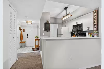 1640 N 42nd Circle #Unit 305, Vero Beach, FL 32967 - Photo 4