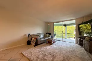 1040 SE 4th Ave, Deerfield Beach, FL 33441 - Photo 12