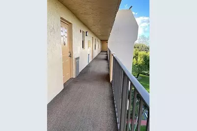 3001 W Rolling Hills Circle, Davie, FL 33328 - Photo 22