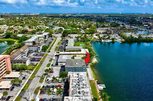 1060 Crystal Lake Dr, Deerfield Beach, FL 33064 - Photo 2