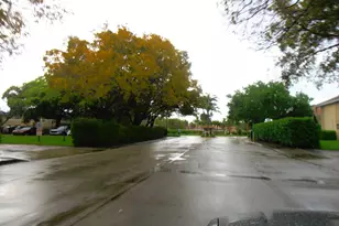 877 Twin Lakes Dr, Coral Springs, FL 33071 - Photo 2