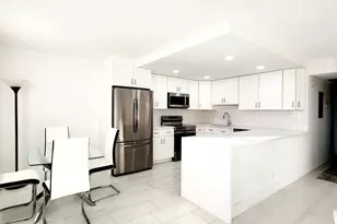 2003 Lincoln, Boca Raton, FL 33434 - Photo 4