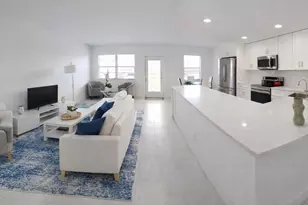 2003 Lincoln, Boca Raton, FL 33434 - Photo 2