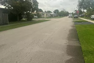 4680 NW 39th St, Lauderdale Lakes, FL 33319 - Photo 10