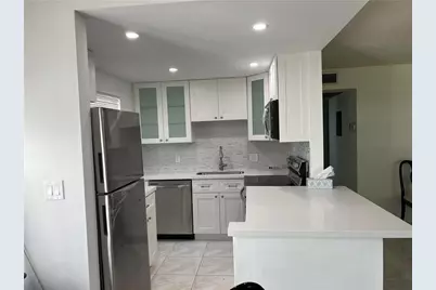 321 Newport V #321, Deerfield Beach, FL 33442 - Photo 2