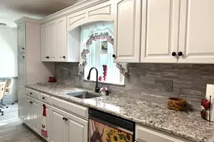 6940 SE Lillian Ct, Stuart, FL 34997 - Photo 10