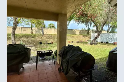 2401 NW 139th Avenue, Sunrise, FL 33323 - Photo 18