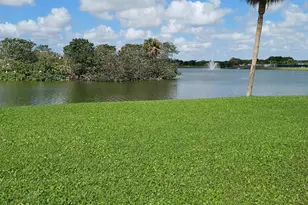 92 Seville Dr, Delray Beach, FL 33446 - Photo 1