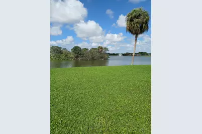 92 Seville Drive, Delray Beach, FL 33446 - Photo 2