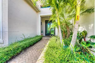 5663 W Brookfield Circle, Hollywood, FL 33312 - Photo 4