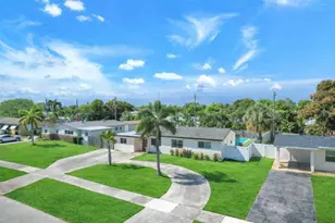 731 W Ilex Dr, West Palm Beach, FL 33403 - Photo 1