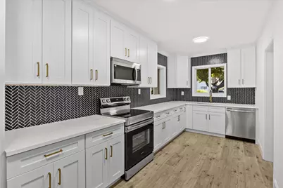 800 SE 13th Court, Deerfield Beach, FL 33441 - Photo 2