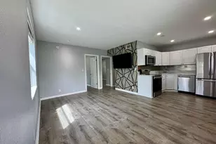 2741 NE 8th Ave, Wilton Manors, FL 33334 - Photo 2