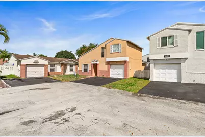 14681 N Beckley Square, Davie, FL 33325 - Photo 2