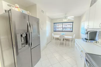 4725 E Lucerne Lakes Blvd Boulevard E #203, Lake Worth, FL 33467 - Photo 4