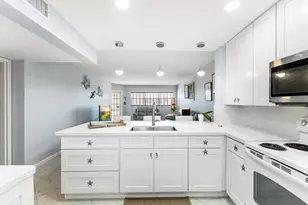 3654 Via Poinciana, Lake Worth, FL 33467 - Photo 4