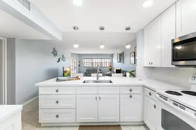 3654 Via Poinciana #504, Lake Worth, FL 33467 - Photo 6