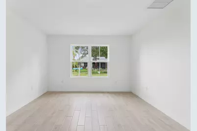 1611 SE Minorca Avenue, Port Saint Lucie, FL 34952 - Photo 18