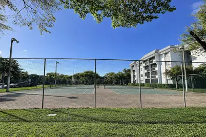 711 N Pine Island Rd Road #Apt 210, Plantation, FL 33324 - Photo 8