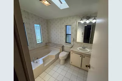 6092 Palm Breezes Drive, Lake Worth, FL 33462 - Photo 16