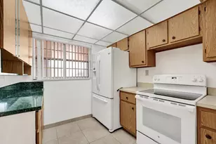 9531 Seagrape Dr, Davie, FL 33324 - Photo 6