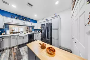 200 E Hemingway Cir, Margate, FL 33063 - Photo 14