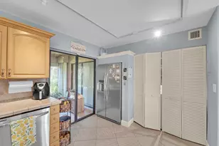 261 Wimbledon Lake Dr, Plantation, FL 33324 - Photo 6