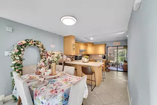 261 Wimbledon Lake Dr, Plantation, FL 33324 - Photo 4