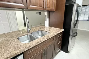 8886 SW 3rd St, Pembroke Pines, FL 33025 - Photo 4