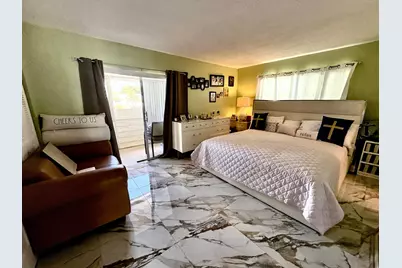 166 Sheffield G, West Palm Beach, FL 33417 - Photo 2