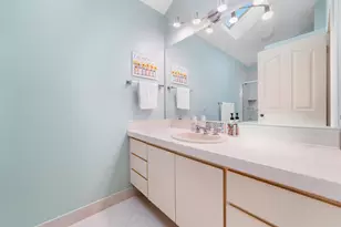 2370 Saratoga Bay Dr, West Palm Beach, FL 33409 - Photo 16