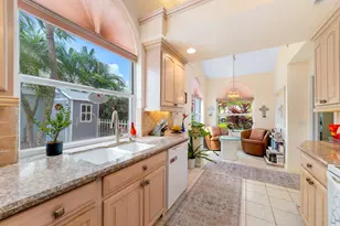2370 Saratoga Bay Dr, West Palm Beach, FL 33409 - Photo 8