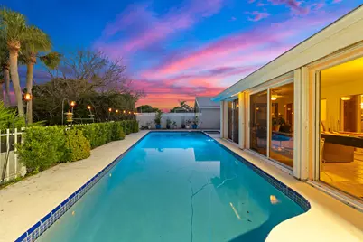 2370 Saratoga Bay Drive, West Palm Beach, FL 33409 - Photo 2