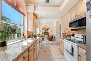 2370 Saratoga Bay Dr, West Palm Beach, FL 33409 - Photo 10