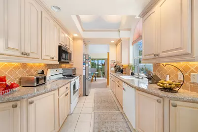2370 Saratoga Bay Drive, West Palm Beach, FL 33409 - Photo 12