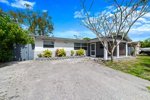 668 Snead Cir, West Palm Beach, FL 33413 - Photo 2