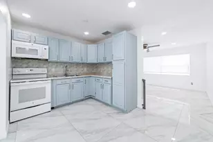 668 Snead Cir, West Palm Beach, FL 33413 - Photo 10