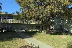 64 Norwich, West Palm Beach, FL 33417 - Photo 2