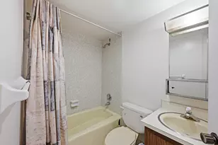 630 Tennis Club Dr, Wilton Manors, FL 33311 - Photo 16